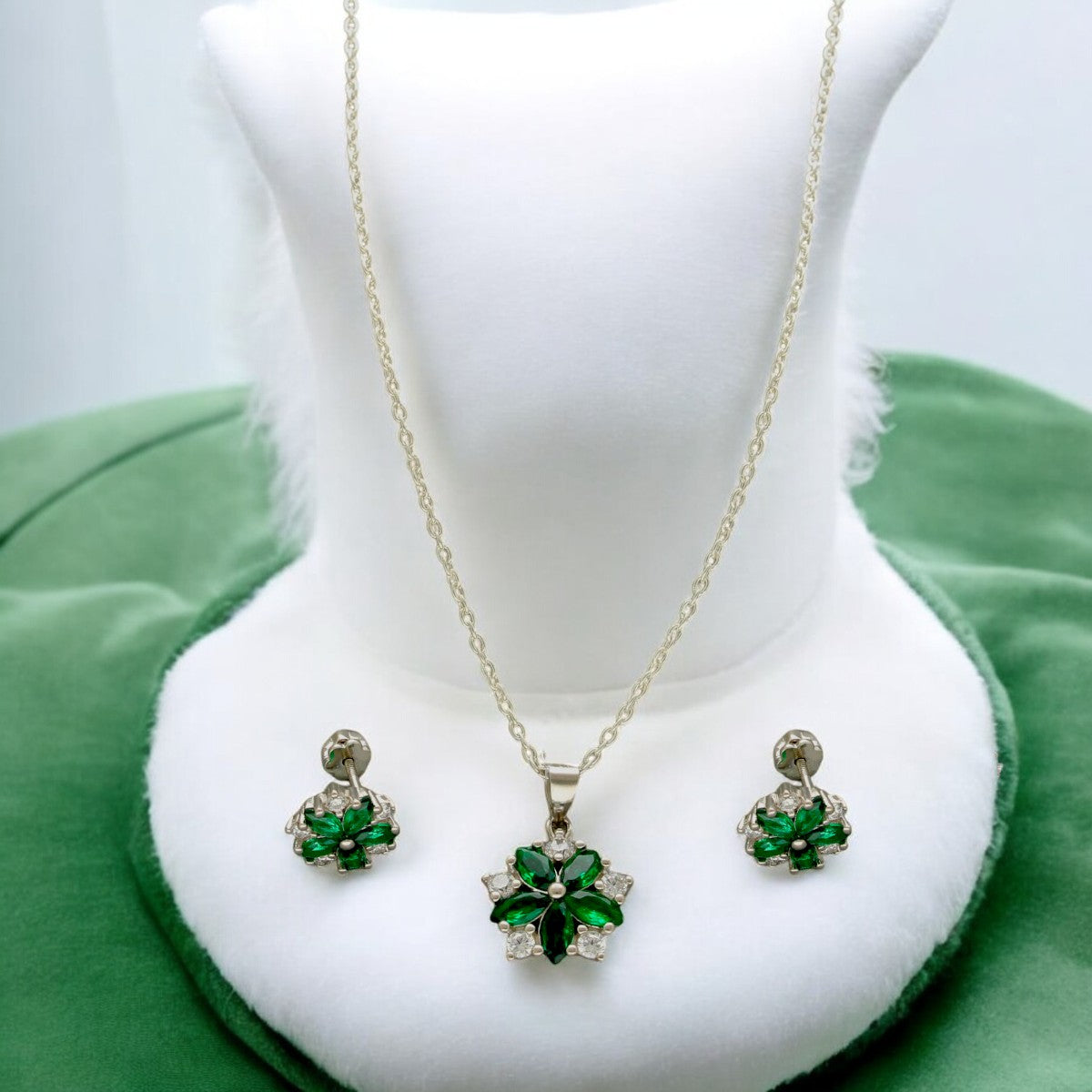 J Pearls Faris 925 Silver Pendant Set | Swadesiicart