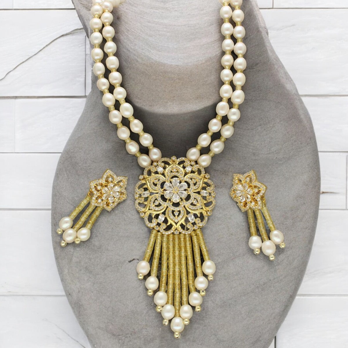 J Pearls Zerin Pearl Set - Swadesiicart