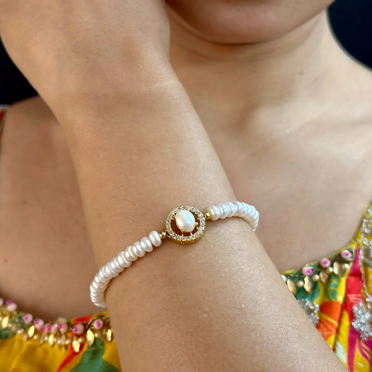 J Pearls Jyra Pearl Bracelet - Swadesiicart