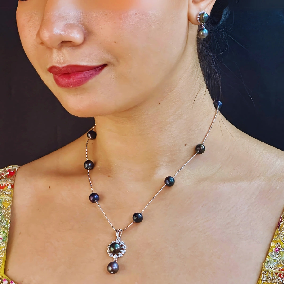J Pearls Laris Pearl Pendant Set | Swadesiicart