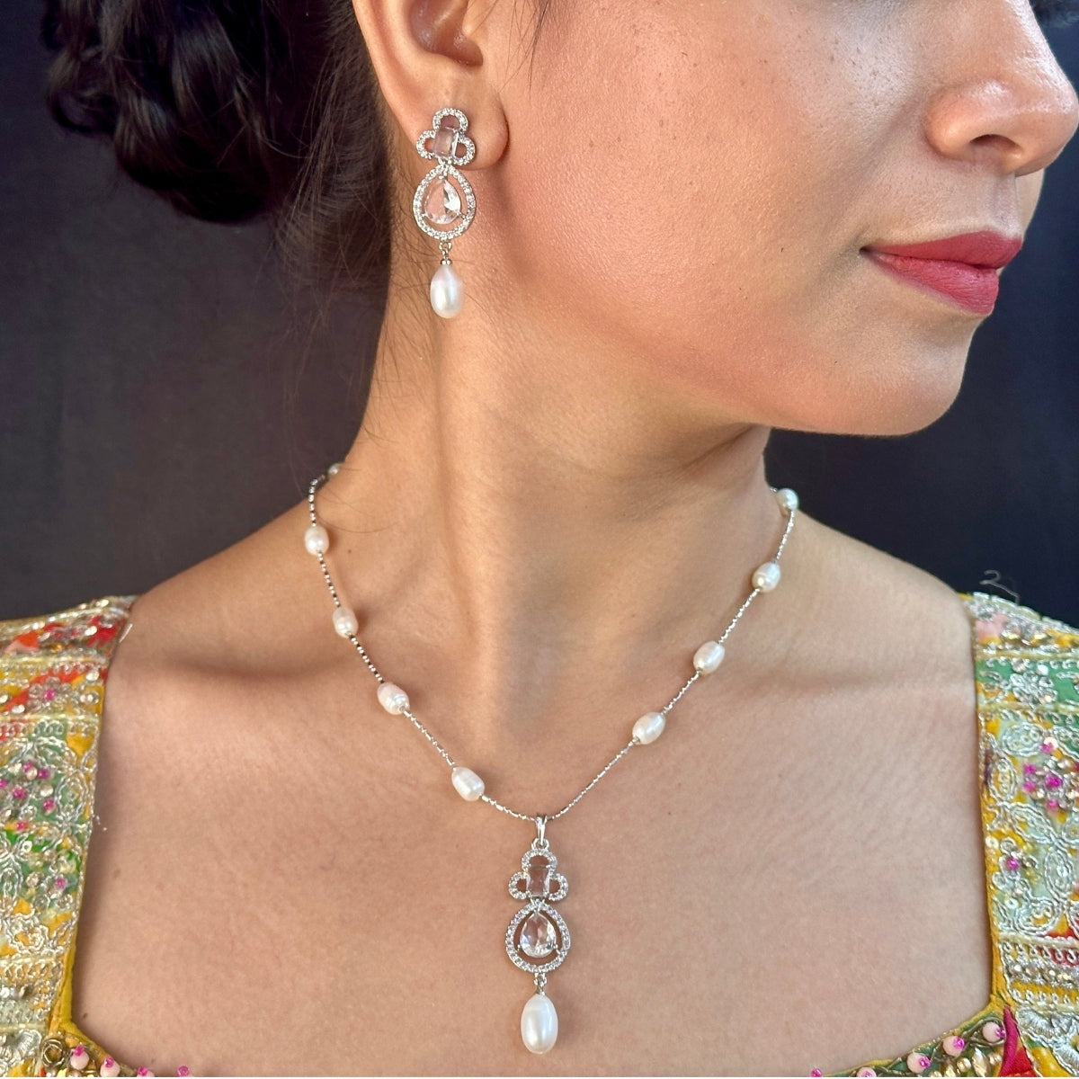J Pearls Brielle Pearl Pendant Set | Swadesiicart