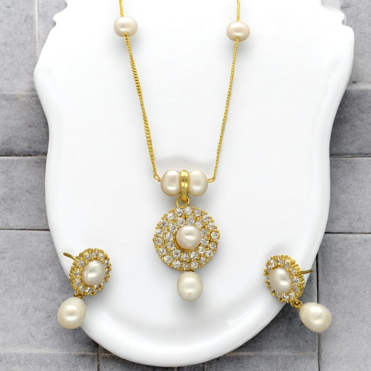 J Pearls Clara Pearl Pendant Set | Swadesiicart