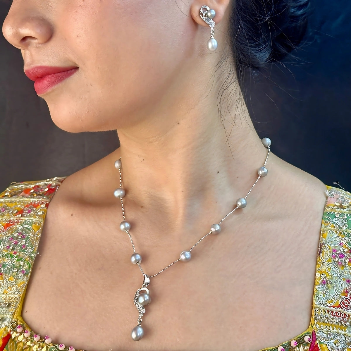 J Pearls Vitya Pearl Pendant Set | Swadesiicart