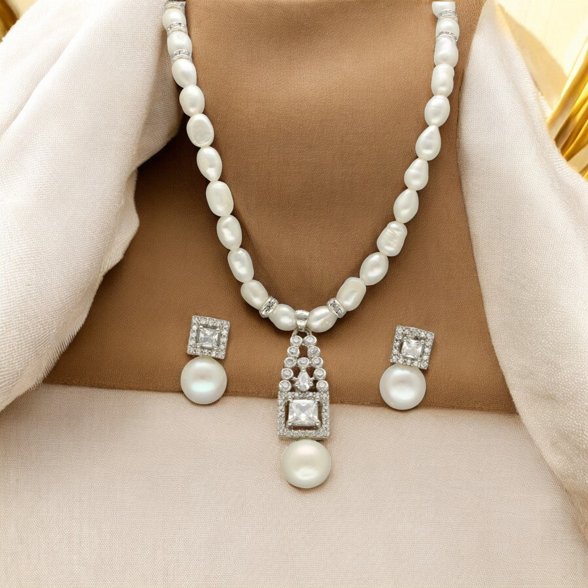 J Pearls Hiral Pearl Set - Swadesiicart