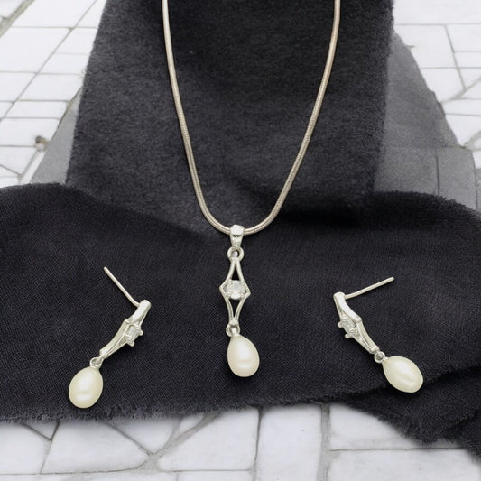 J Pearls Cally Pearl Pendant Set | Swadesiicart