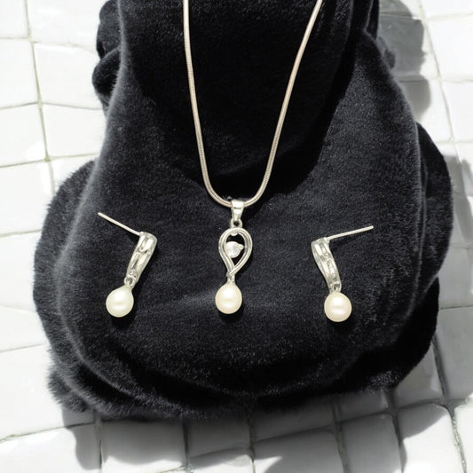 J Pearls Amora Pearl Pendant Set | Swadesiicart