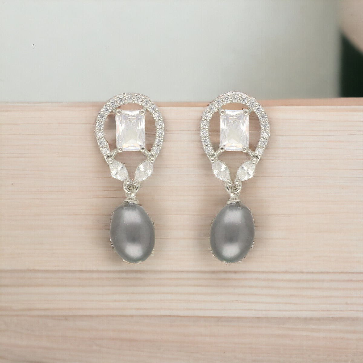J Pearls Timeless Grey Pearl Hamper - Swadesiicart