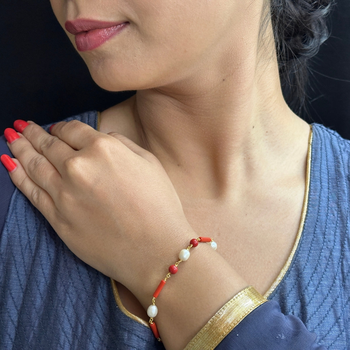 J Pearls The Eldric Charm Pearl Bracelet - Swadesiicart