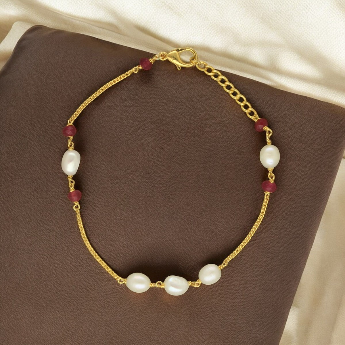 J Pearls The Mar Queen Pearl Bracelet - Swadesiicart