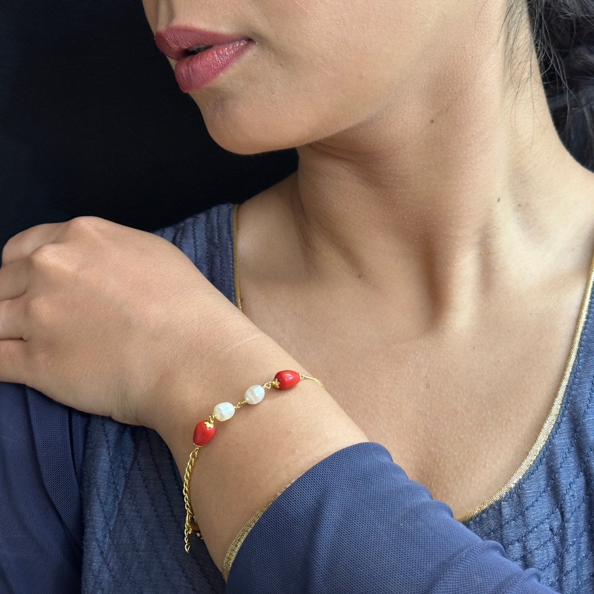 J Pearls The Reila Pearl Bracelet - Swadesiicart