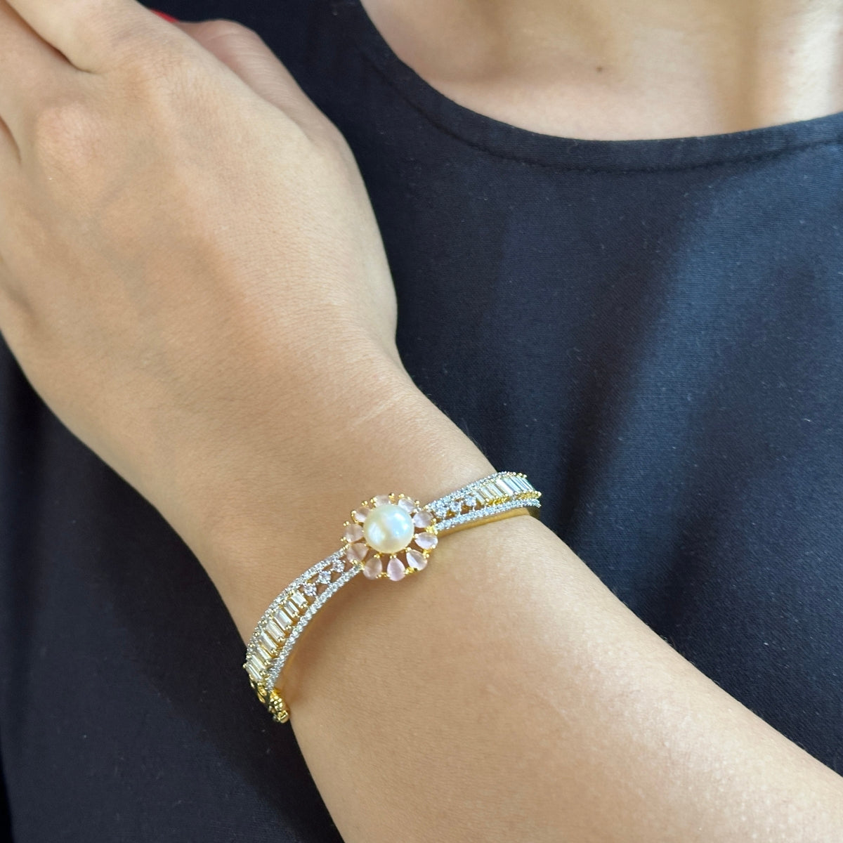 J Pearls Ethereal Queen Pearl Bracelet - Swadesiicart
