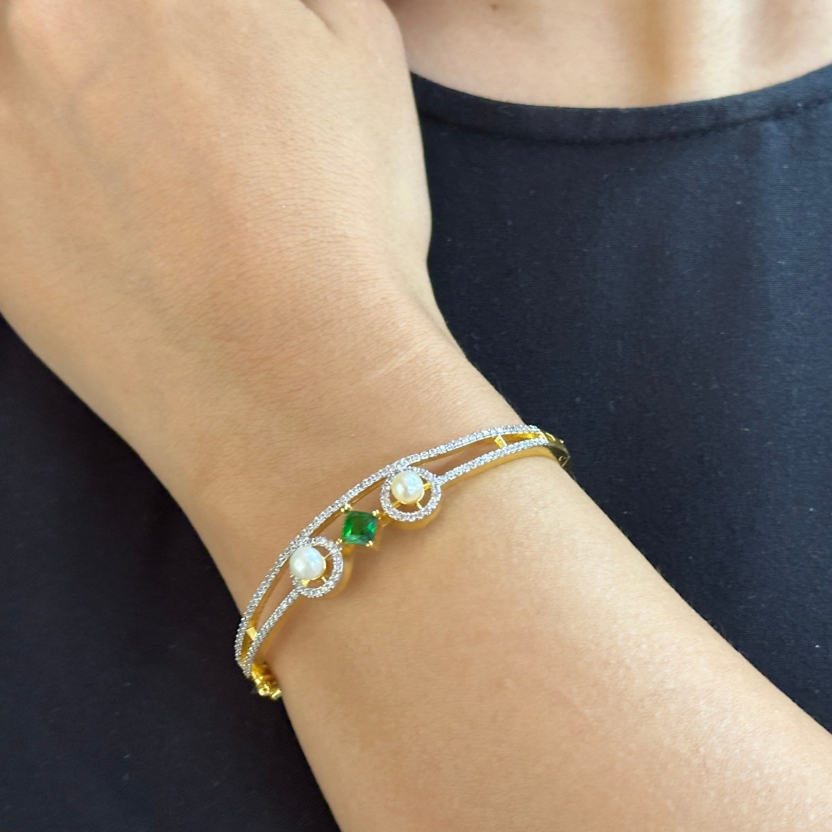 J Pearls Imperial Radiance Pearl Bracelet - Swadesiicart