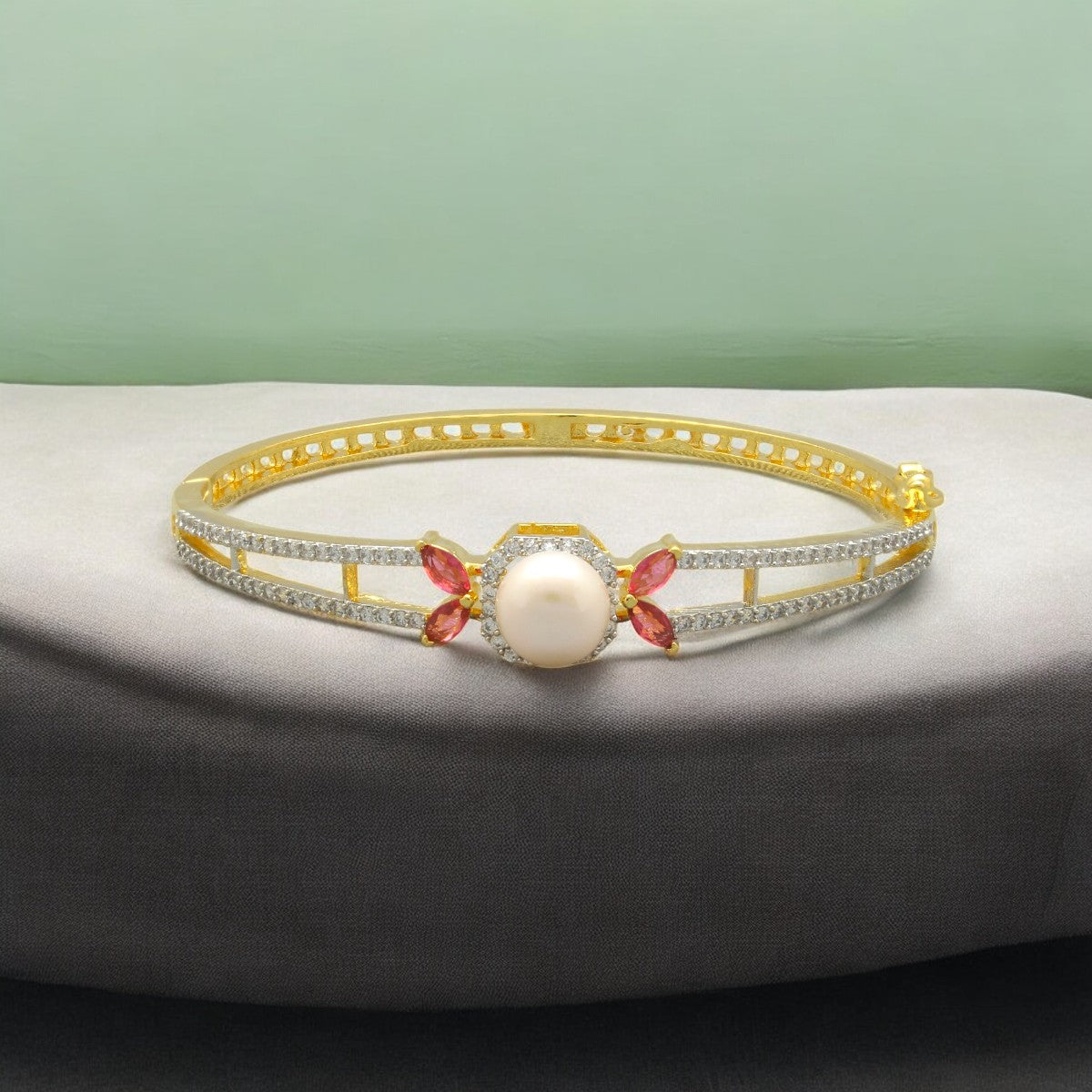 J Pearls Fairy Queen Pearl Bracelet - Swadesiicart