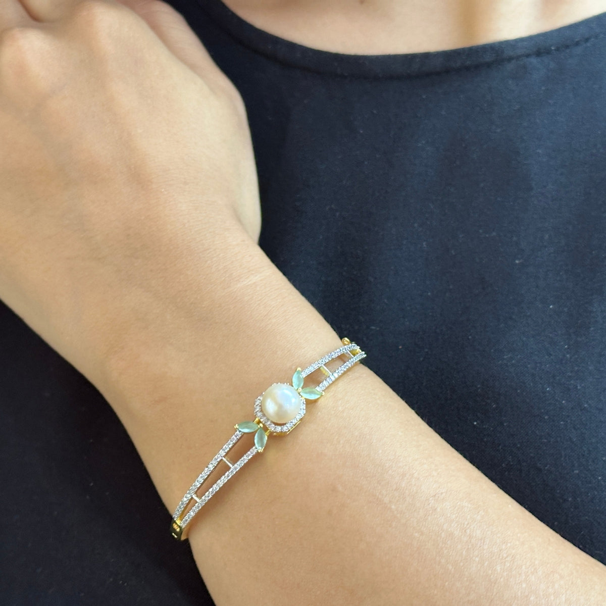 J Pearls Celeste Regal Pearl Bracelet - Swadesiicart