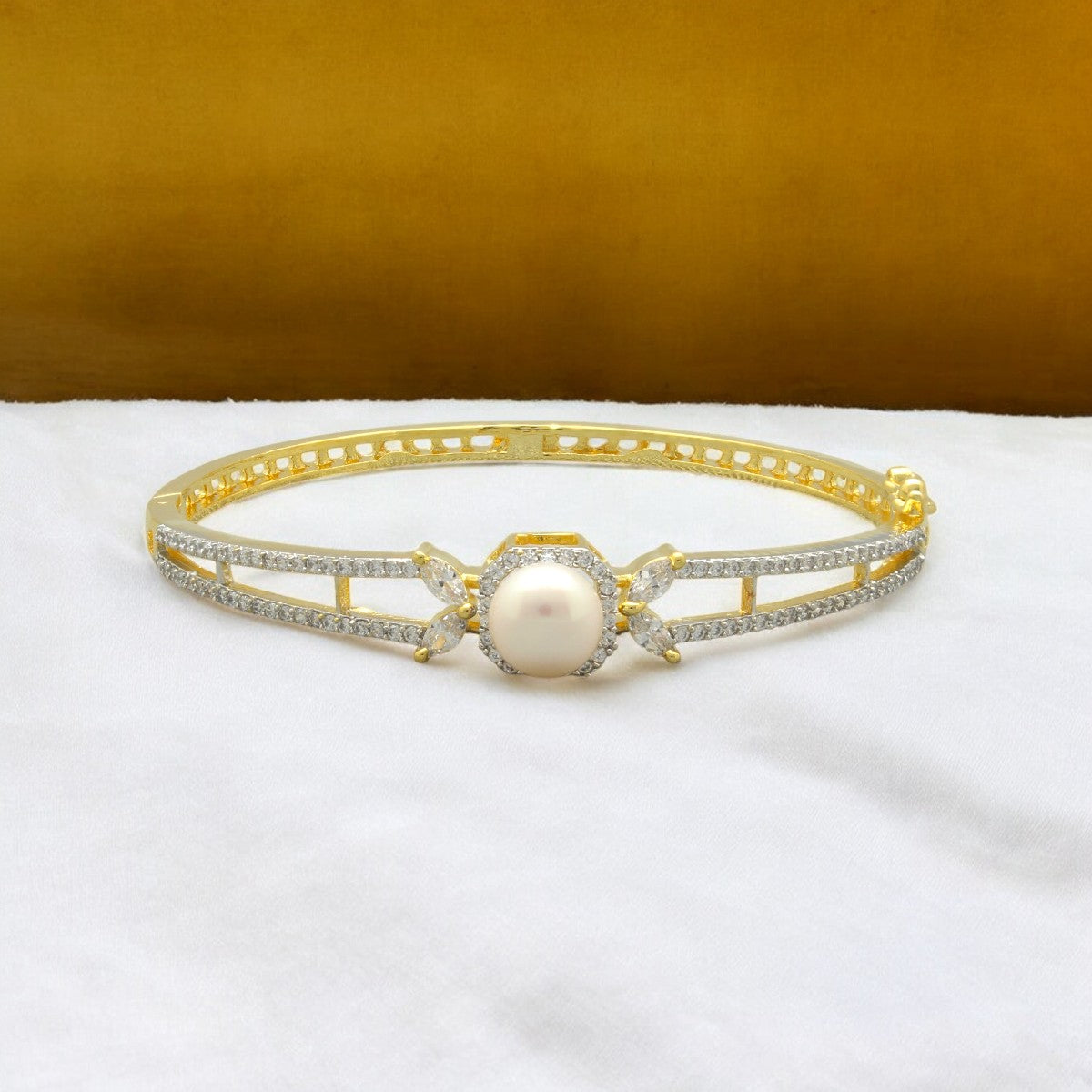 J Pearls Phoenix Pearl Bracelet - Swadesiicart