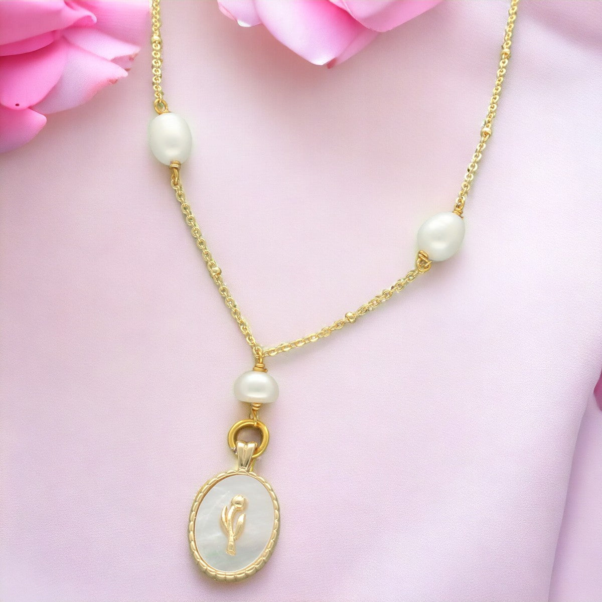 J Pearls Flower Oval Pearl Pendant Set | Swadesiicart
