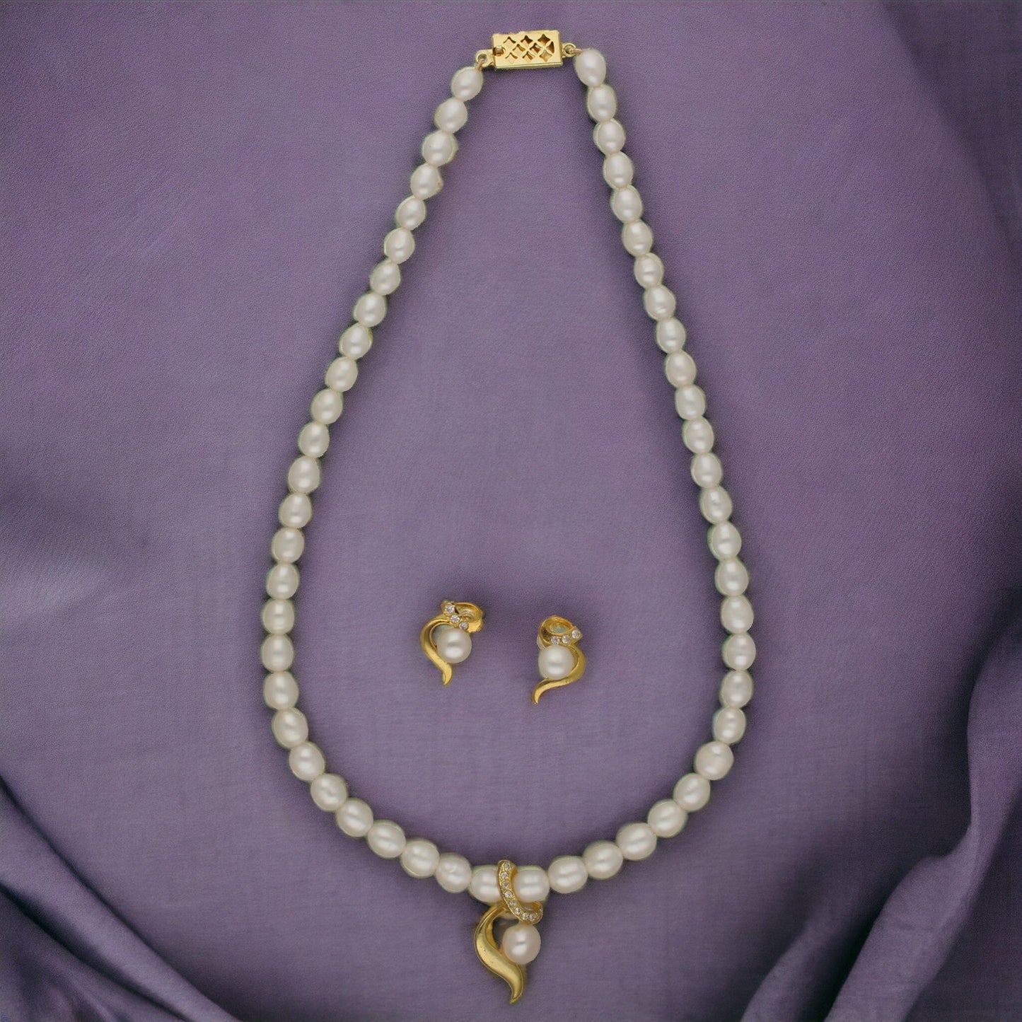 J Pearls Abha Pearl Pendant Set | Swadesiicart