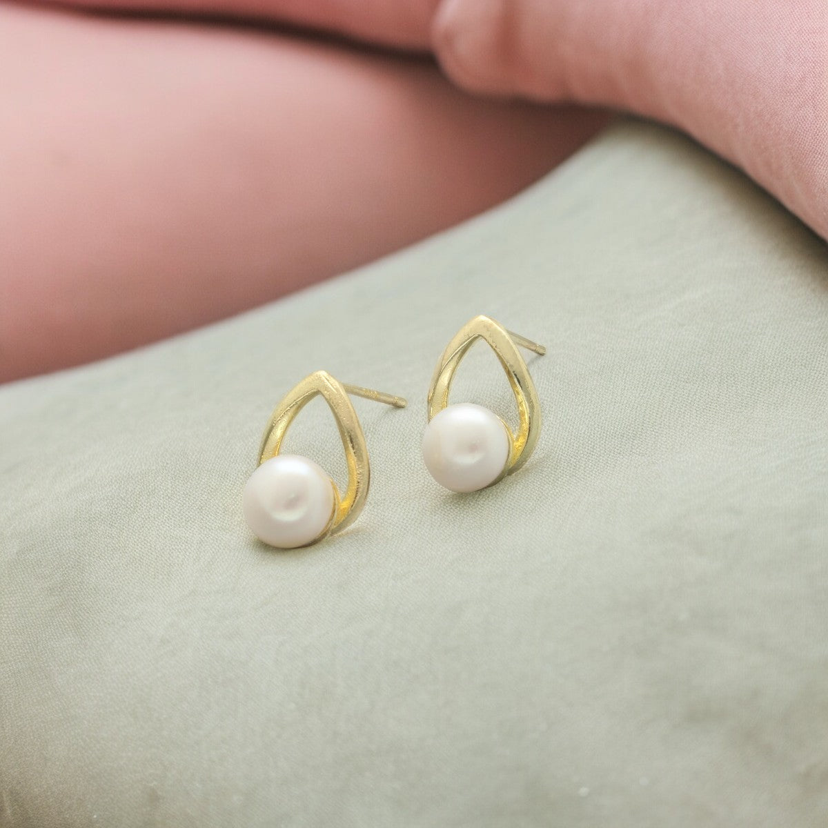 J Pearls Siddhi Pearl Earrings - Swadesiicart