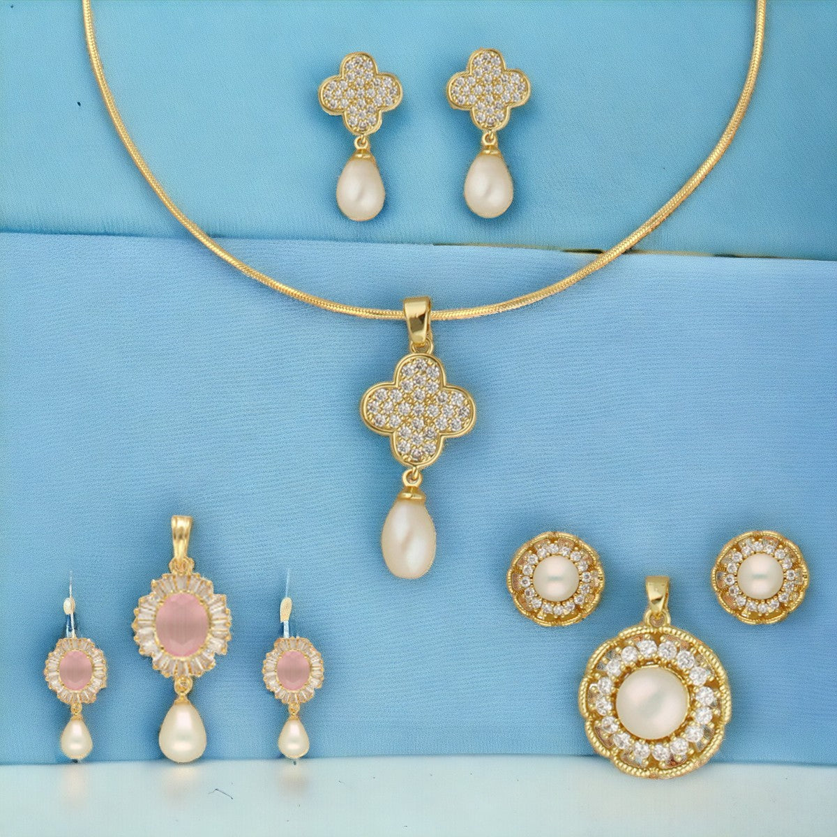 J Pearls Vintage Pendant Hamper | Swadesiicart