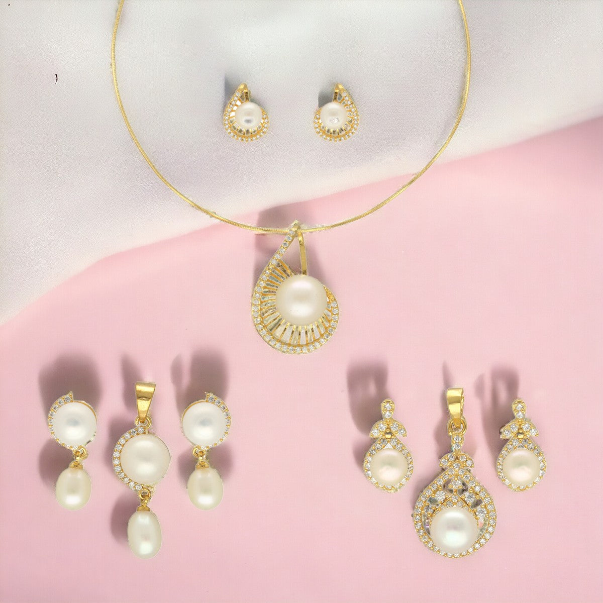 J Pearls Treasure Pendant Hamper | Swadesiicart