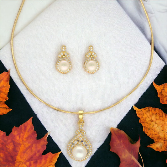 J Pearls Treasure Pendant Hamper | Swadesiicart