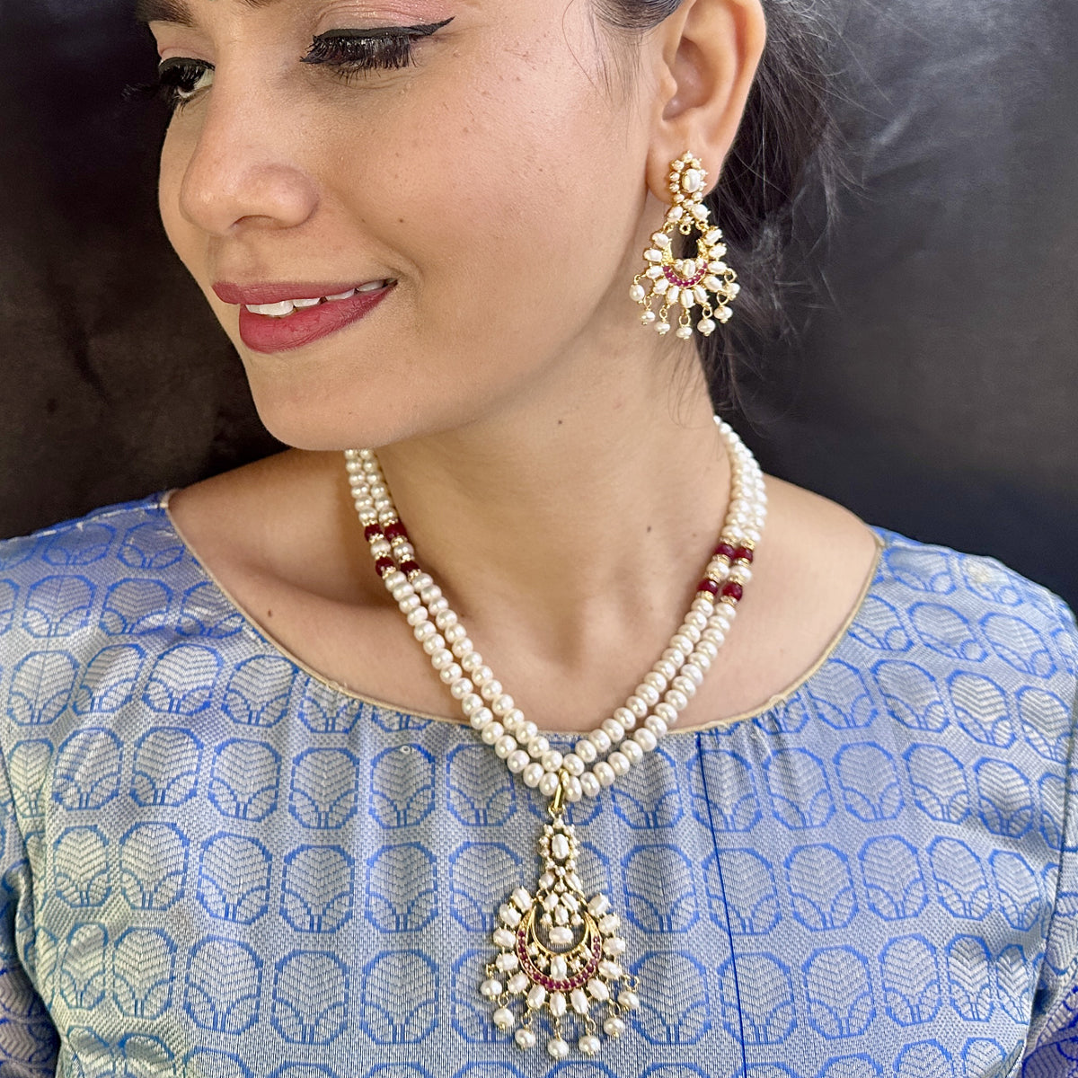 J Pearls Ishir Glowing Pearl Necklace Set - Swadesiicart