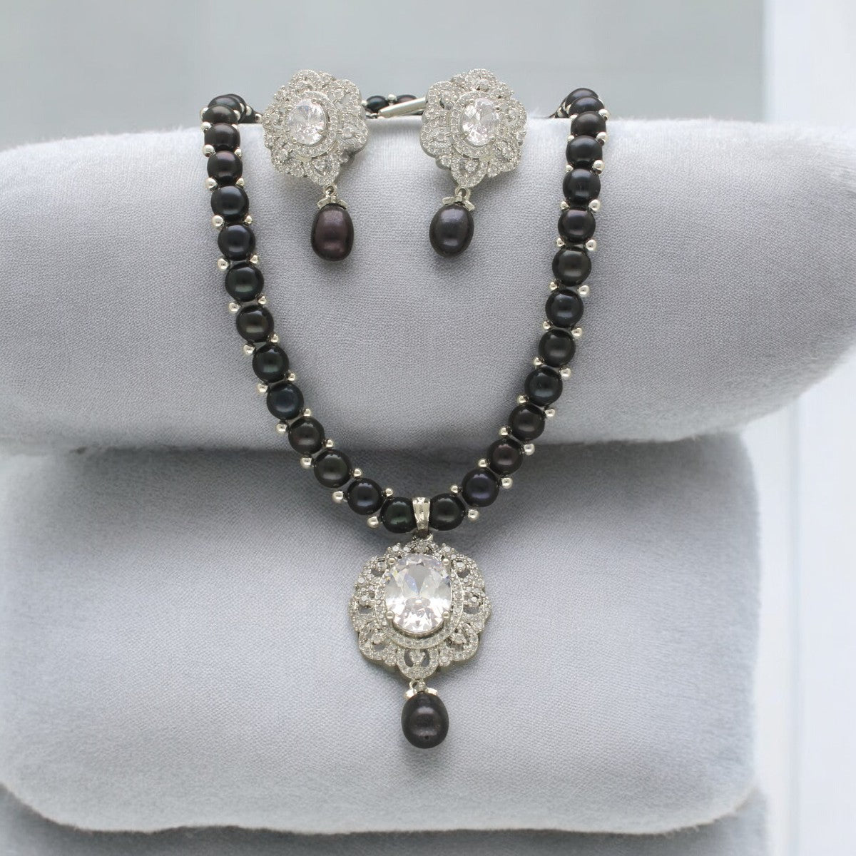 J Pearls Pran Pearl Necklace Set - Swadesiicart