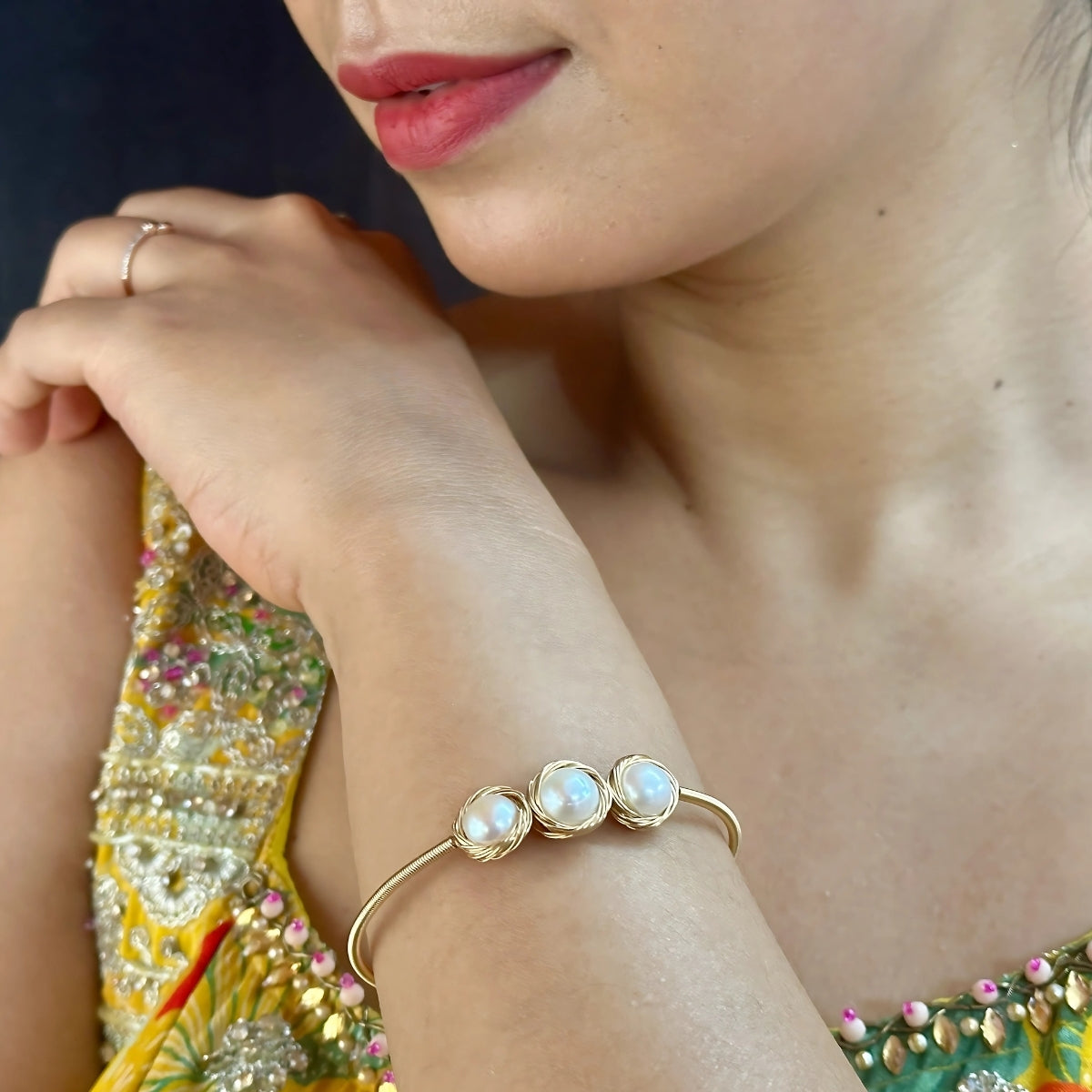 J Pearls Mallory Pearl Bracelet - Swadesiicart