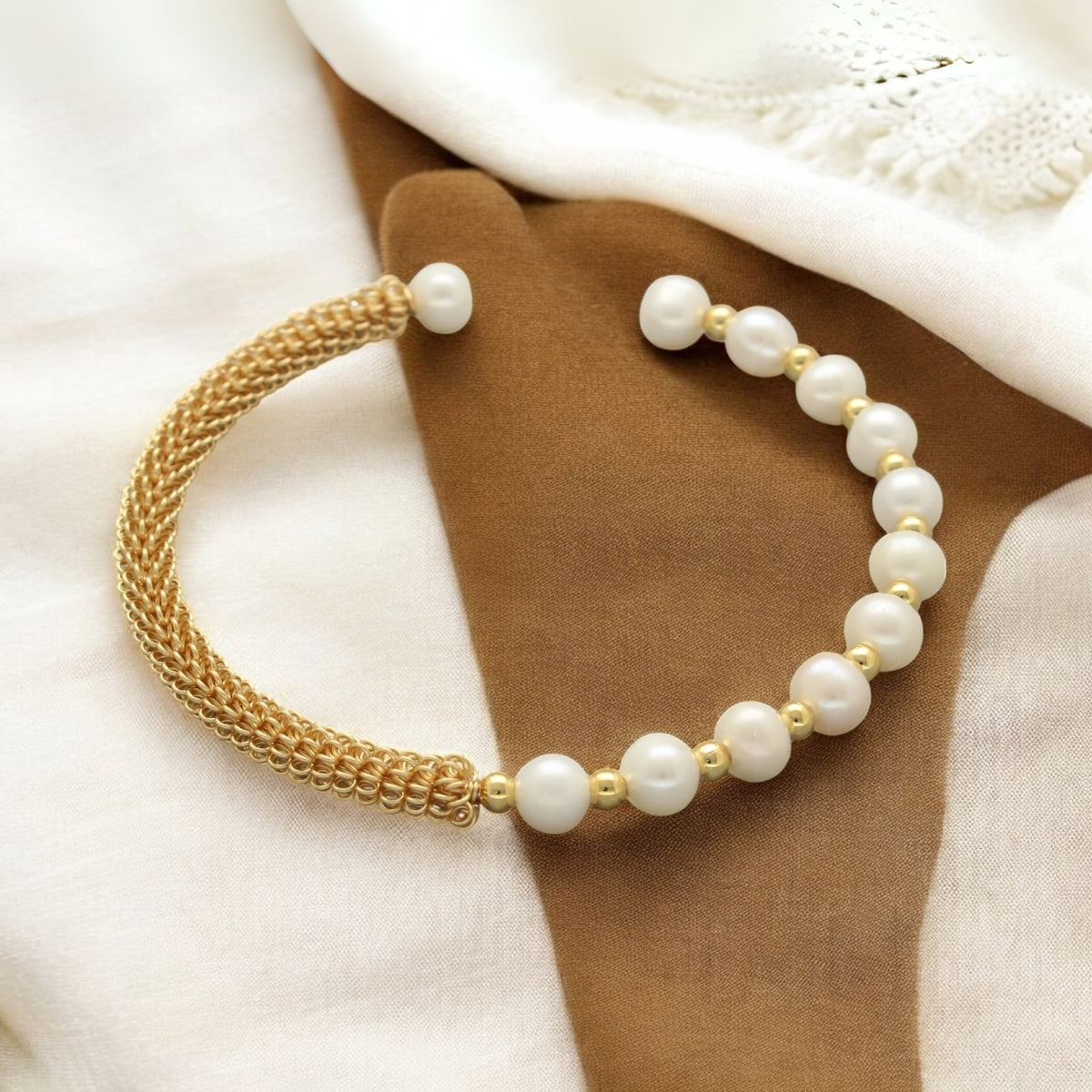 J Pearls Omisha Pearl Bracelet - Swadesiicart