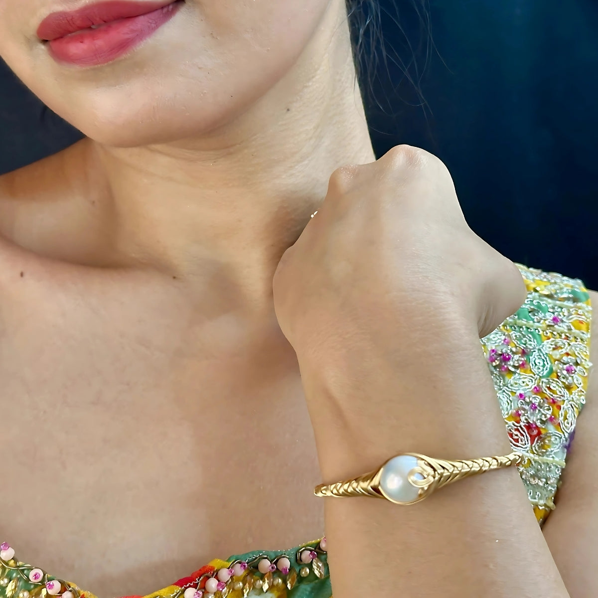 J Pearls Opal Pearl Bracelet - Swadesiicart