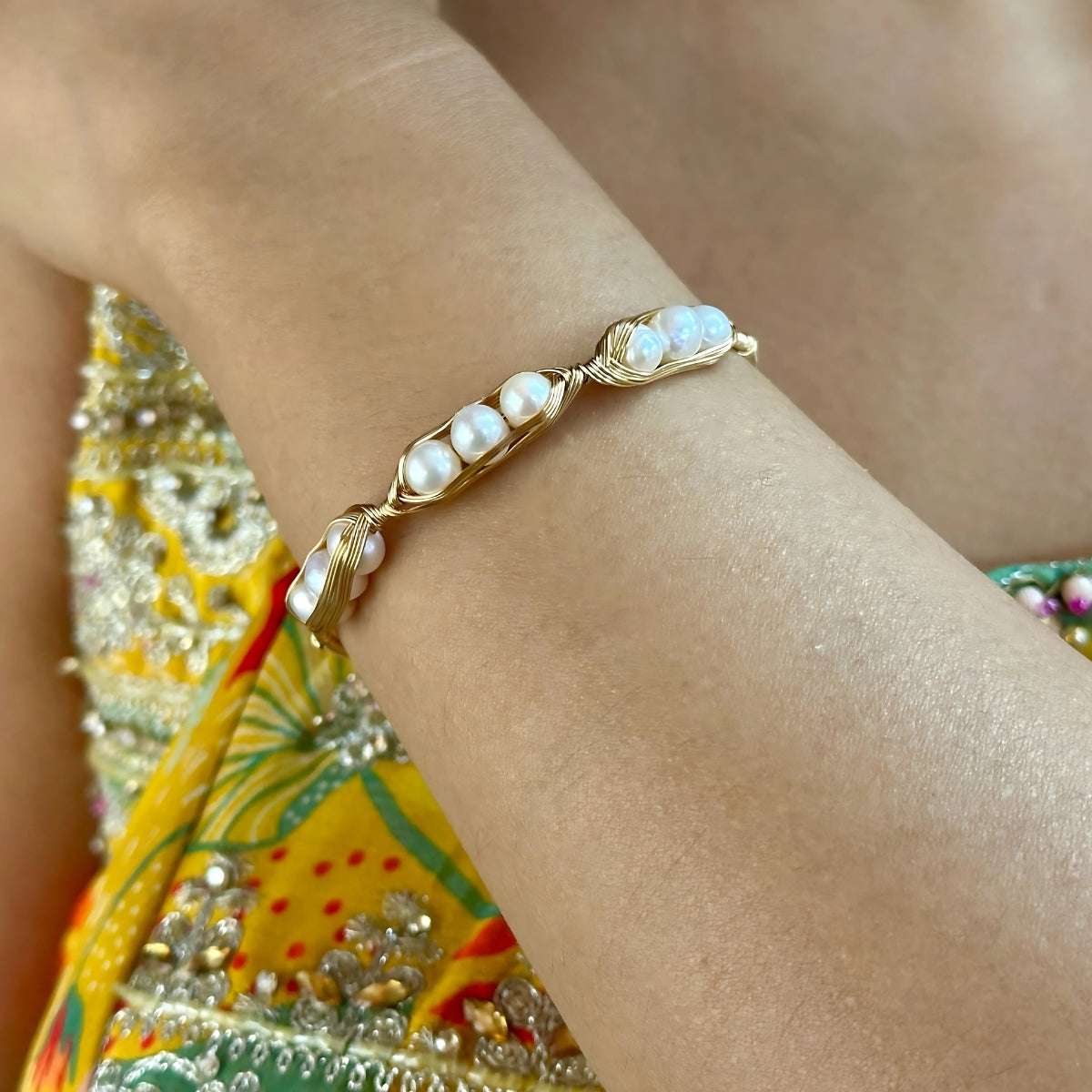 J Pearls Zerin Pearl Bracelet - Swadesiicart