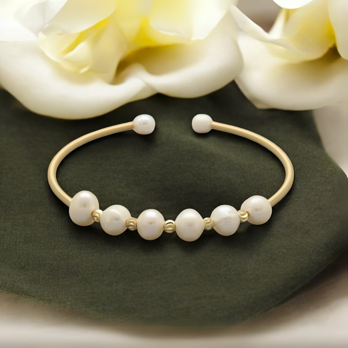J Pearls Rumi Pearl Bracelet - Swadesiicart