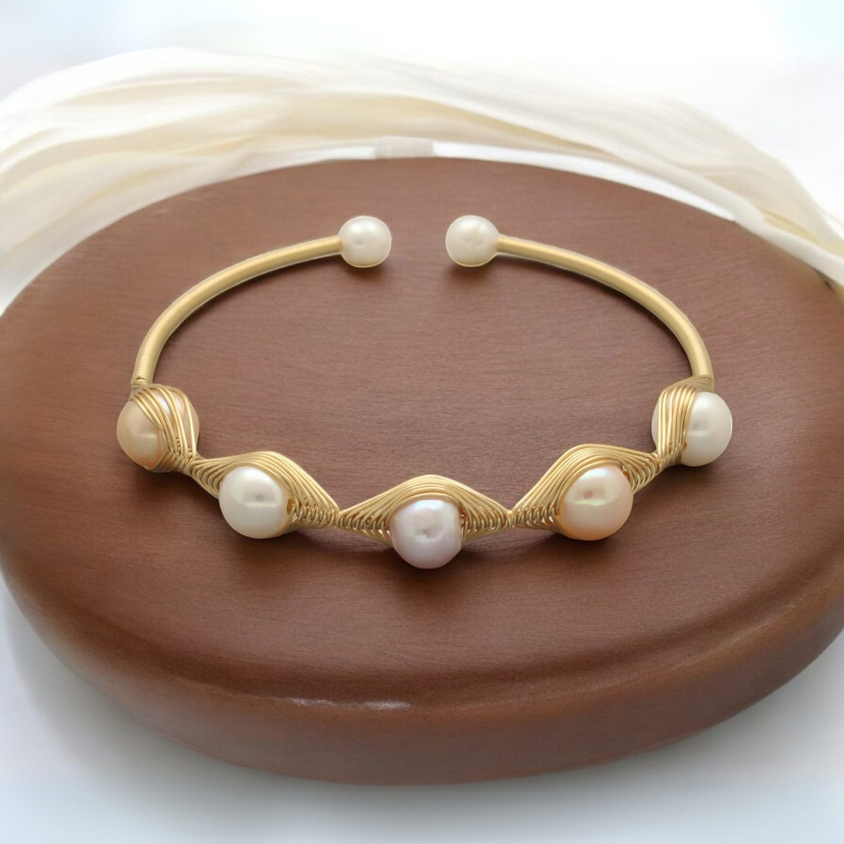 J Pearls Vyom Pearl Bracelet - Swadesiicart