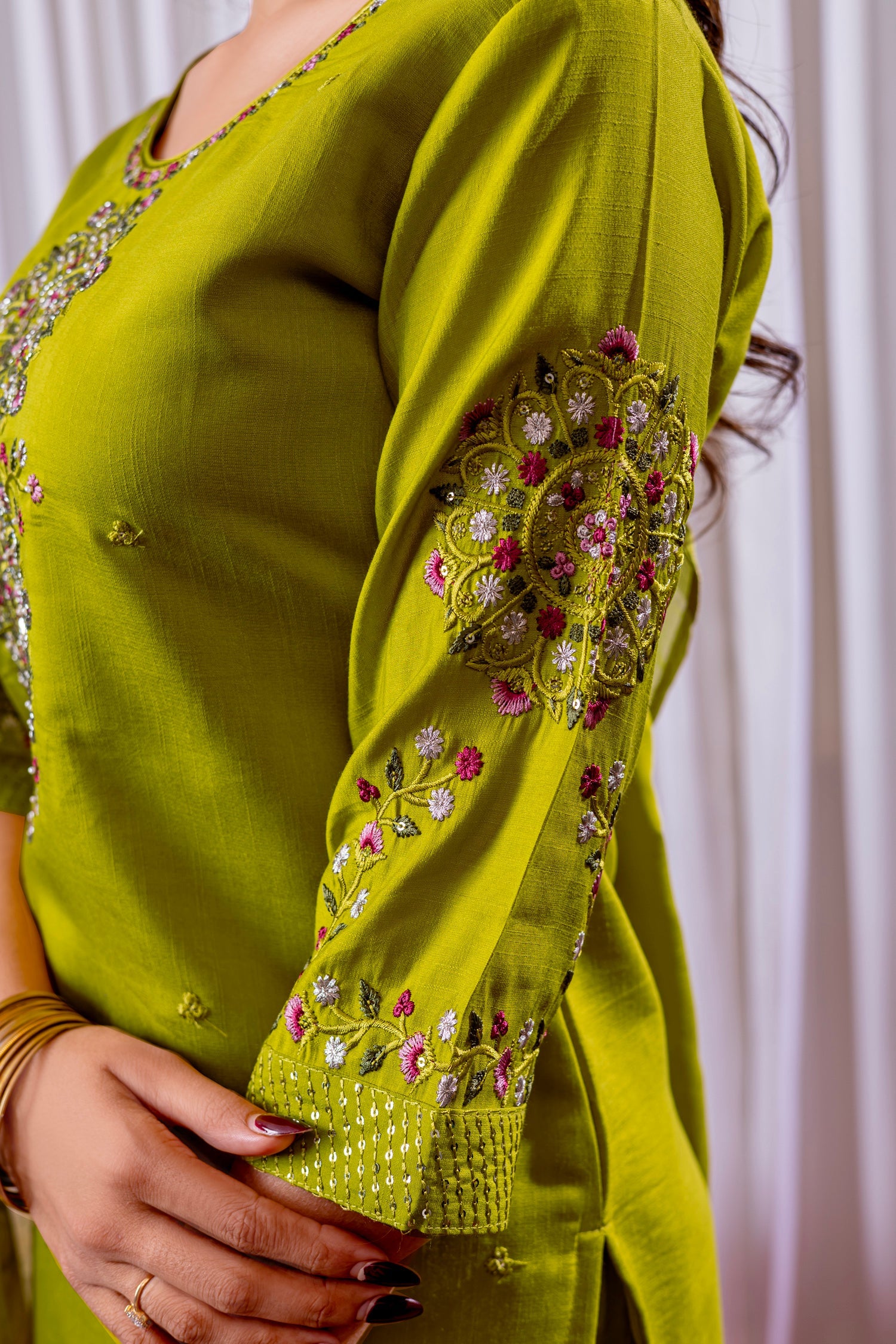 Lorenvalley Fashion Parrotgreen Viscose Silk Embroidery Thread With Hand Work Kurta Pant Dupatta - Swadesiicart