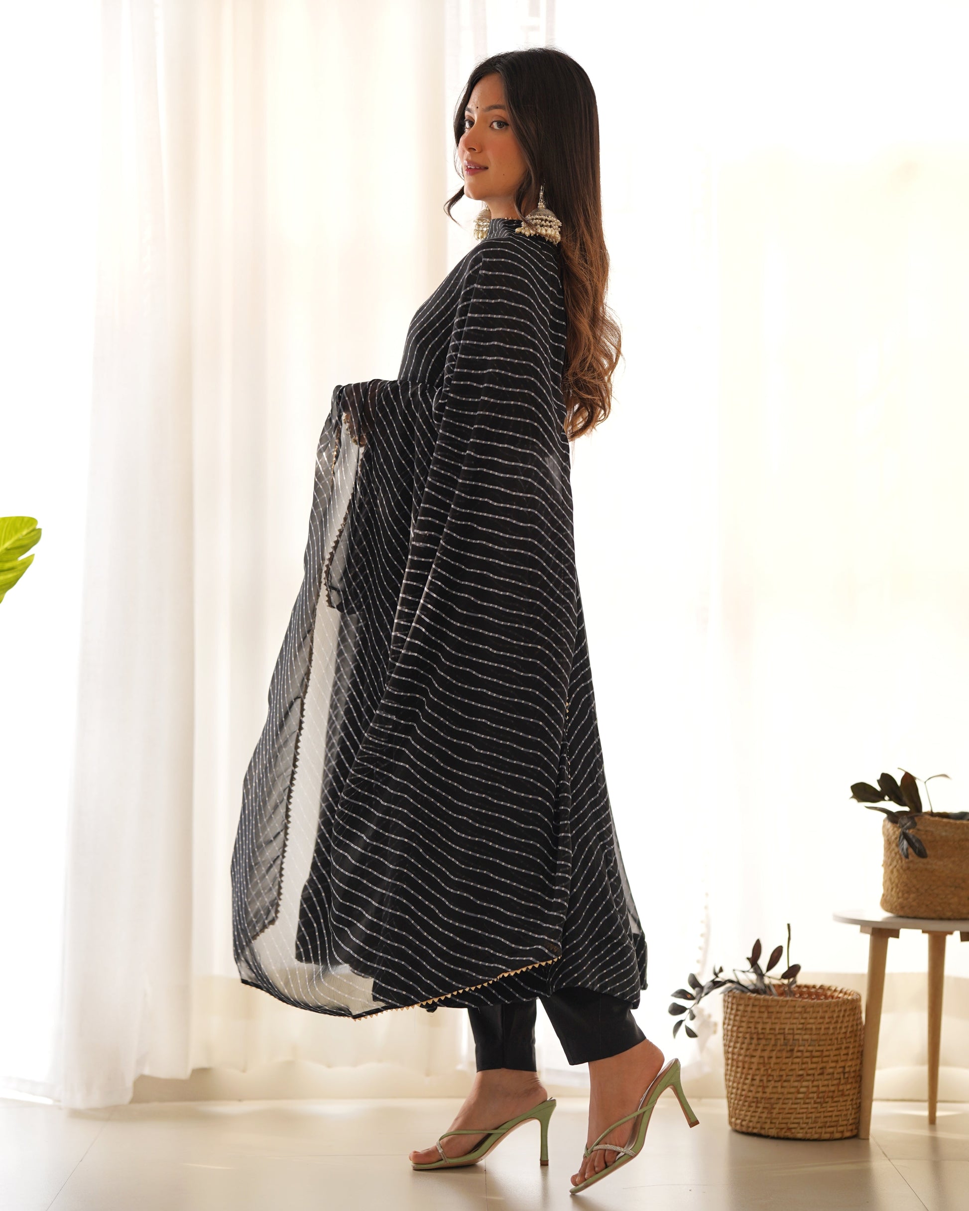 Lorenvalley Fashion Women Pure Soft Faux Georgette Laheriya Print Fully Flair Anarkali Kurta Pant With Dupatta Set - Black | Swadesiicart