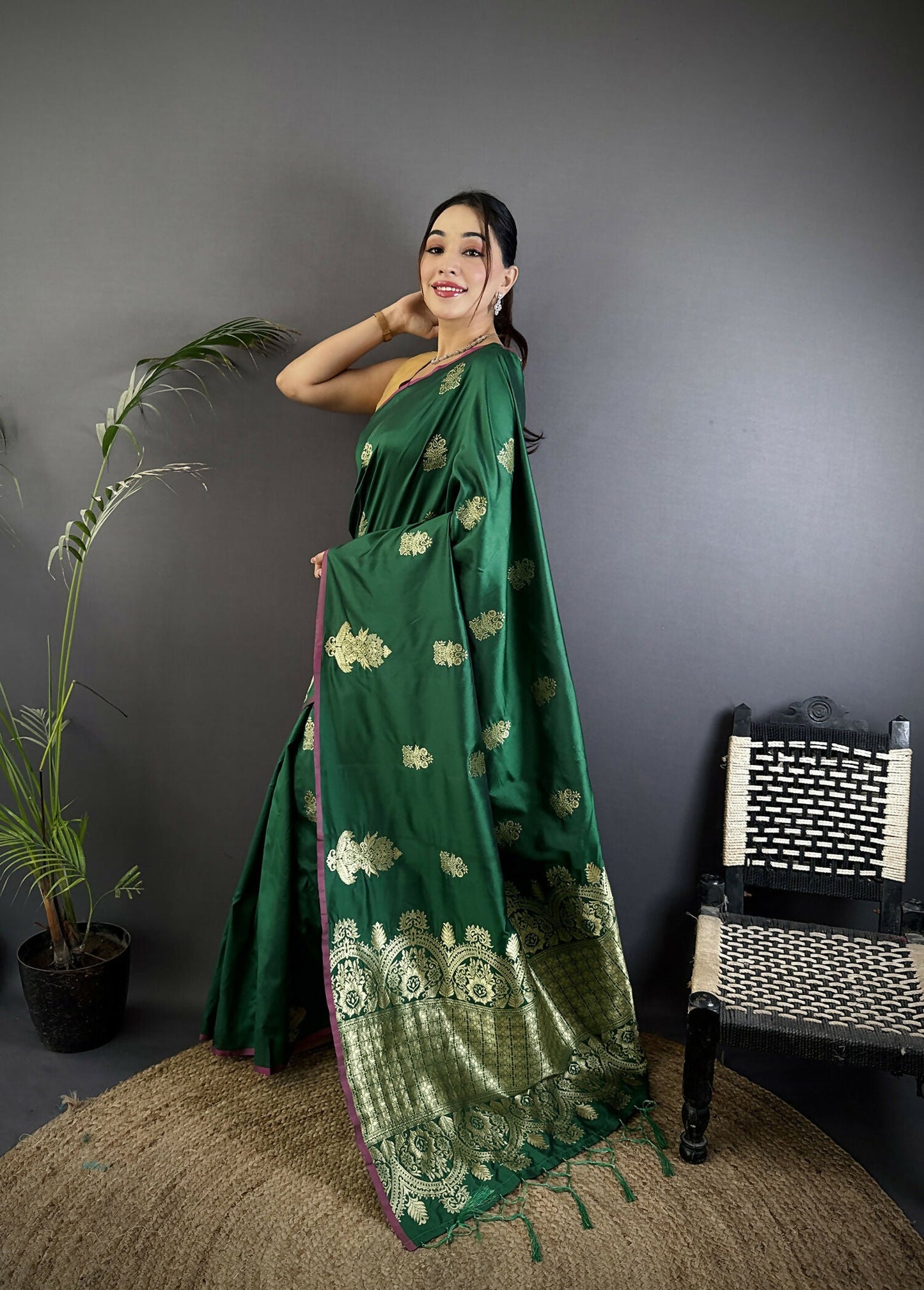 Joban Fashion Dark Green Banarasi Lichi Silk Gold Zari Meena Saree | Swadesiicart
