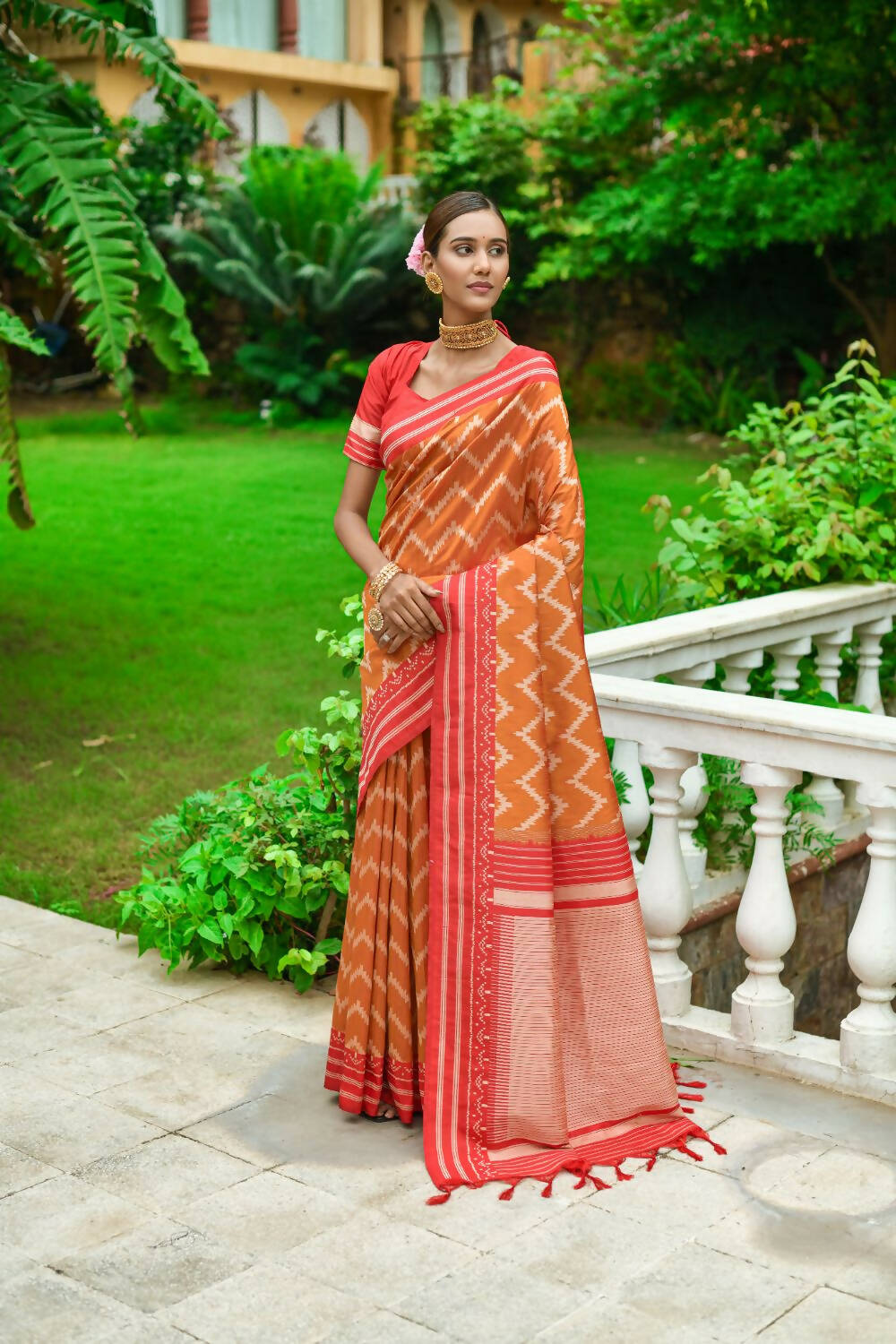 Vishnu Weaves Women's Orange Handloom Raw Silk Zari Woven Saree with Blouse - Swadesiicart