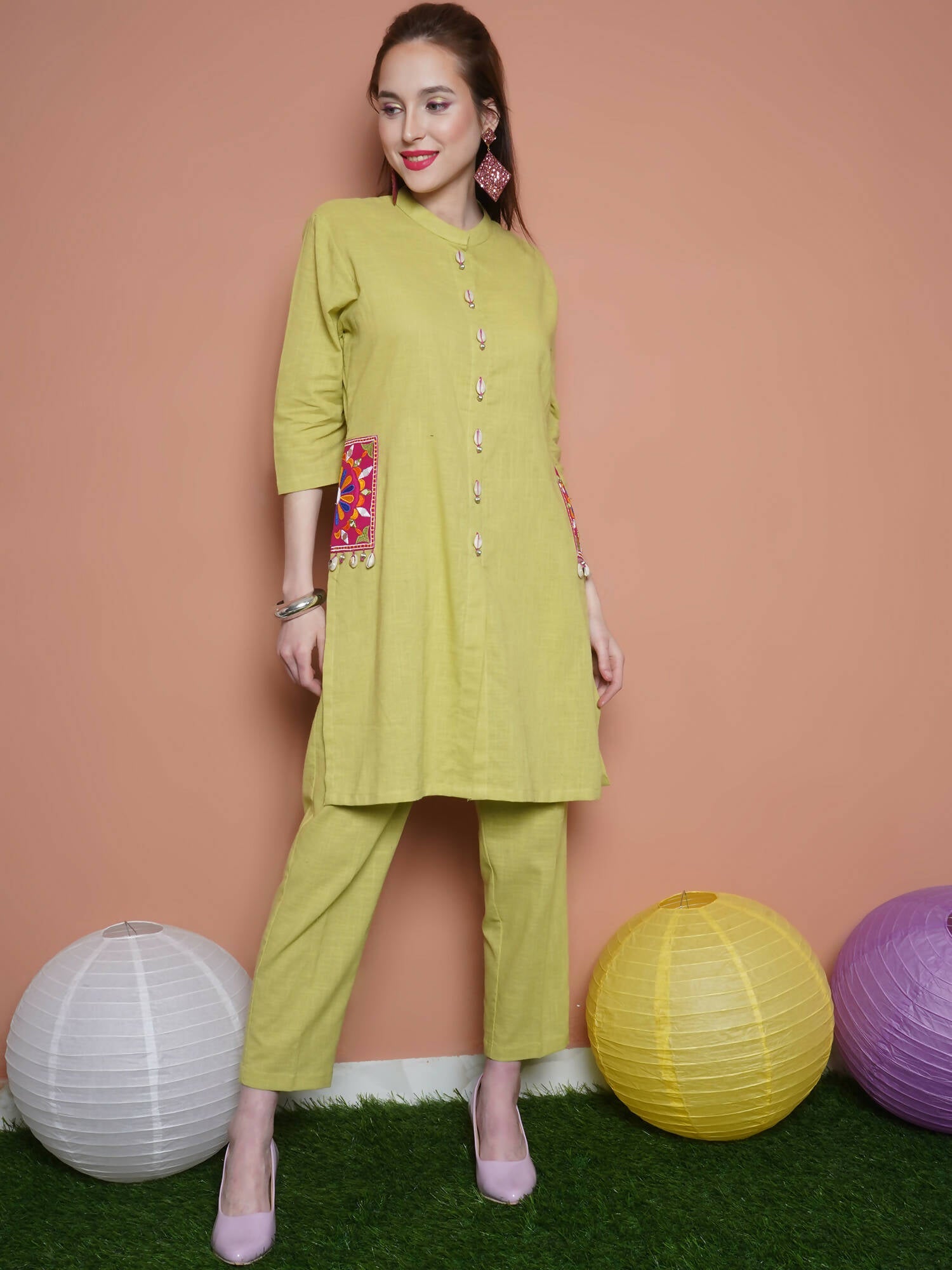 Women Republic Green Cotton Kurta Set With Embroidered Pockets | Swadesiicart