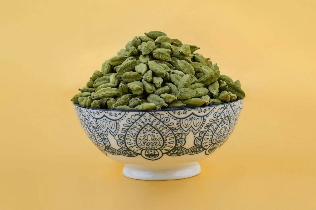 Ajfan Premium Quality Fresh and Green Cardamom/Elaichi - Swadesiicart