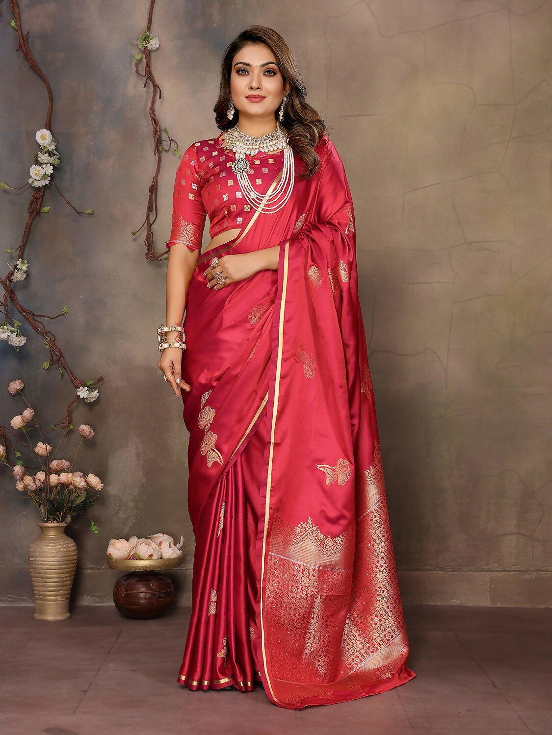 Joban Fashion Red Floral Motifs Banarasi Silk Sarees | Swadesiicart