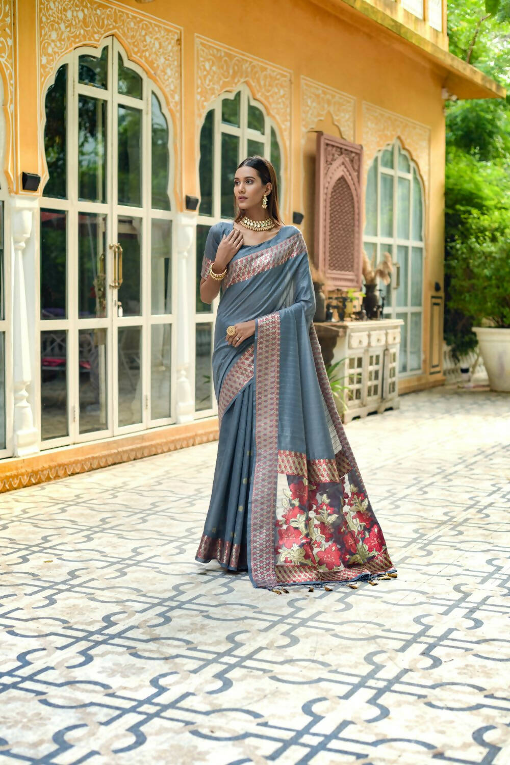Vishnu Weaves Women's Grey Cotton Silk Zari Woven Butta Work Saree with Blouse - Swadesiicart