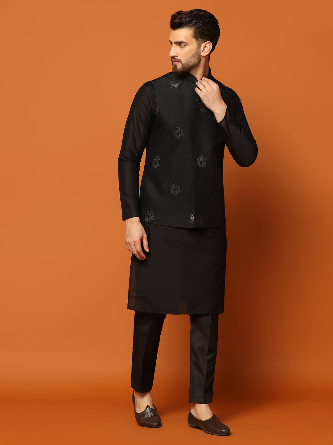 Kisah Men Black Embroidered Kurta Jacket Trouser Set | Swadesiicart