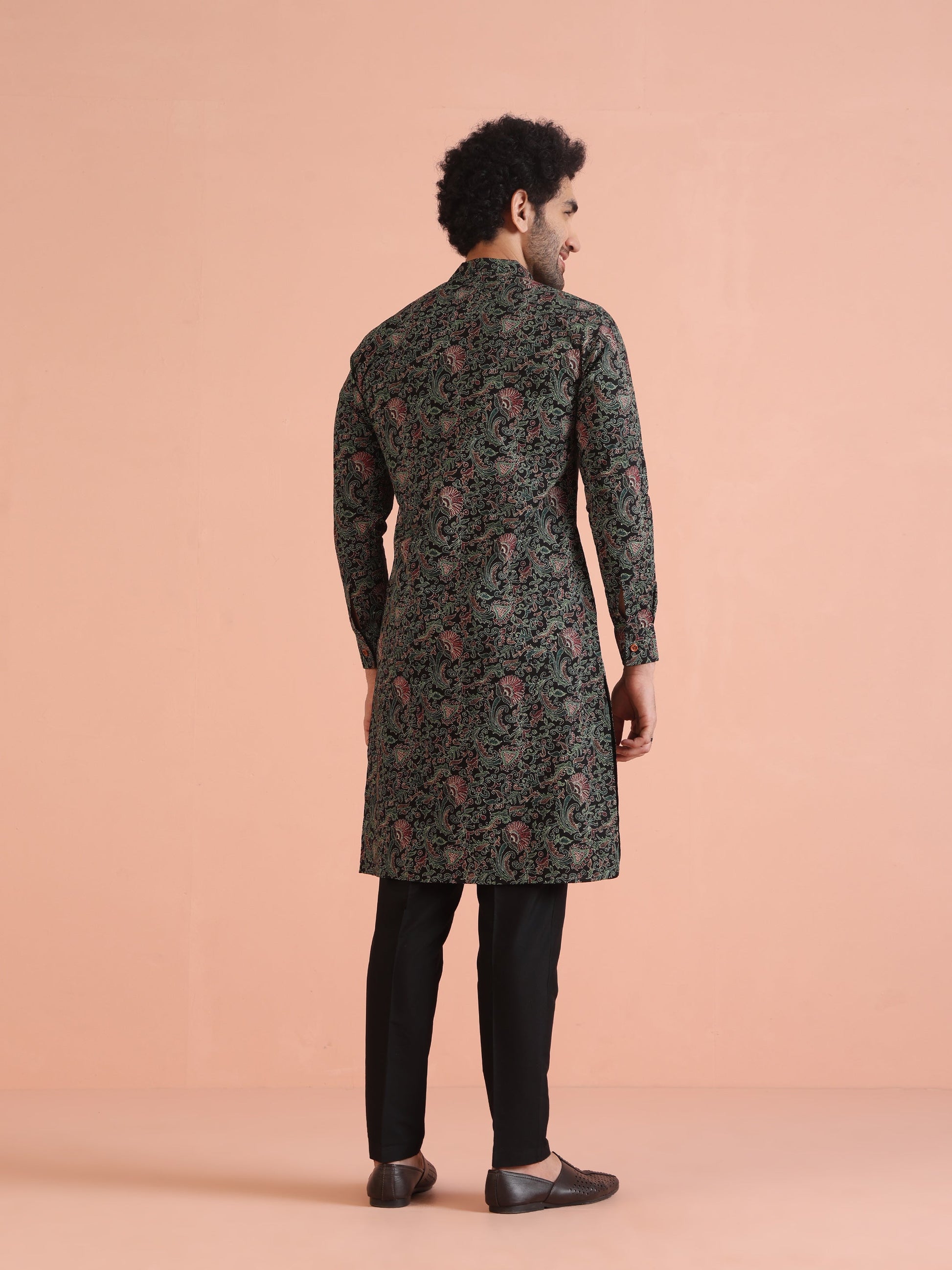 Kisah Men's Black Kurta Trousers Set | Swadesiicart