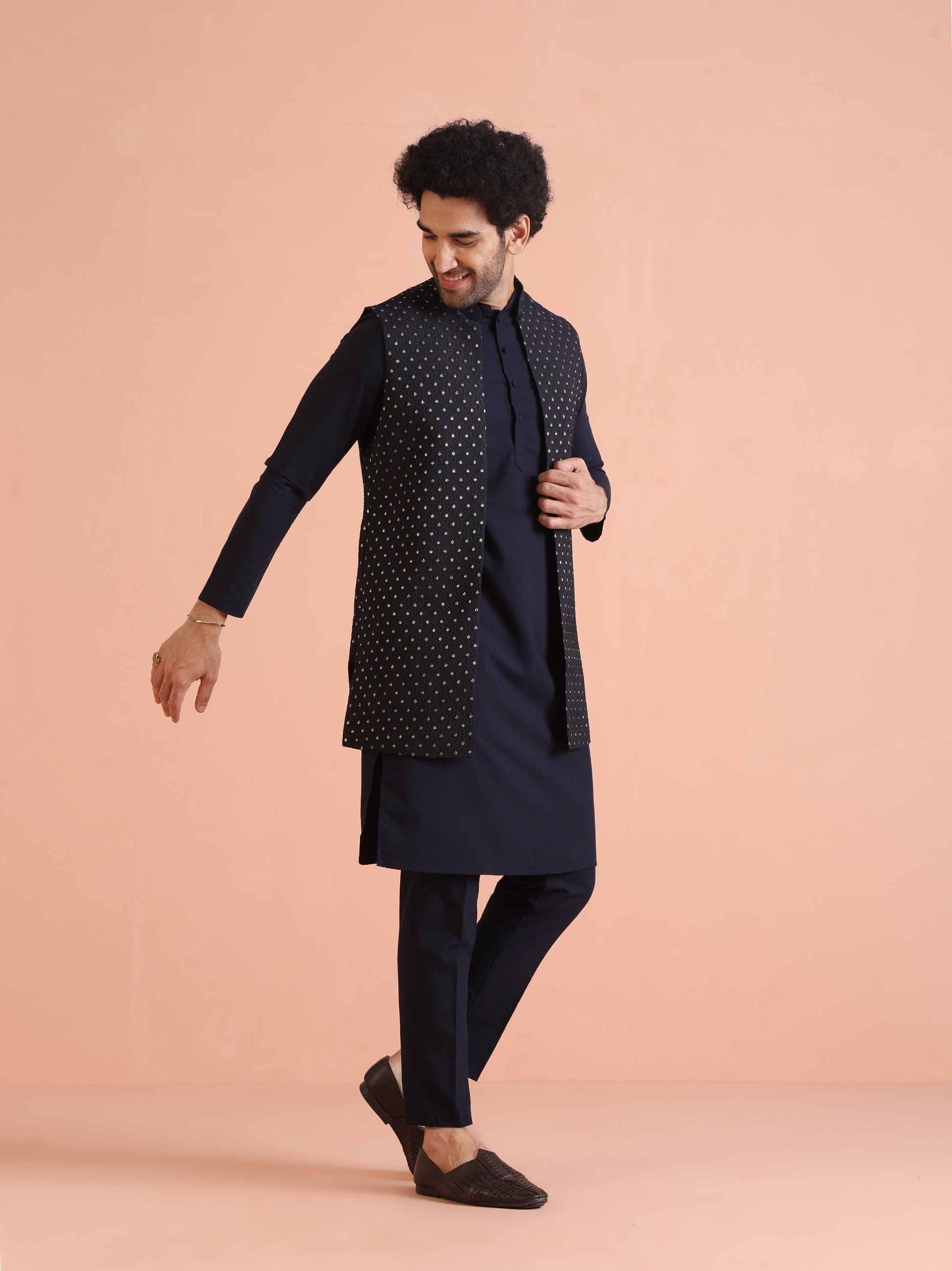 Kisah Men's Navy Blue Kurta Jacket Trouser Set | Swadesiicart