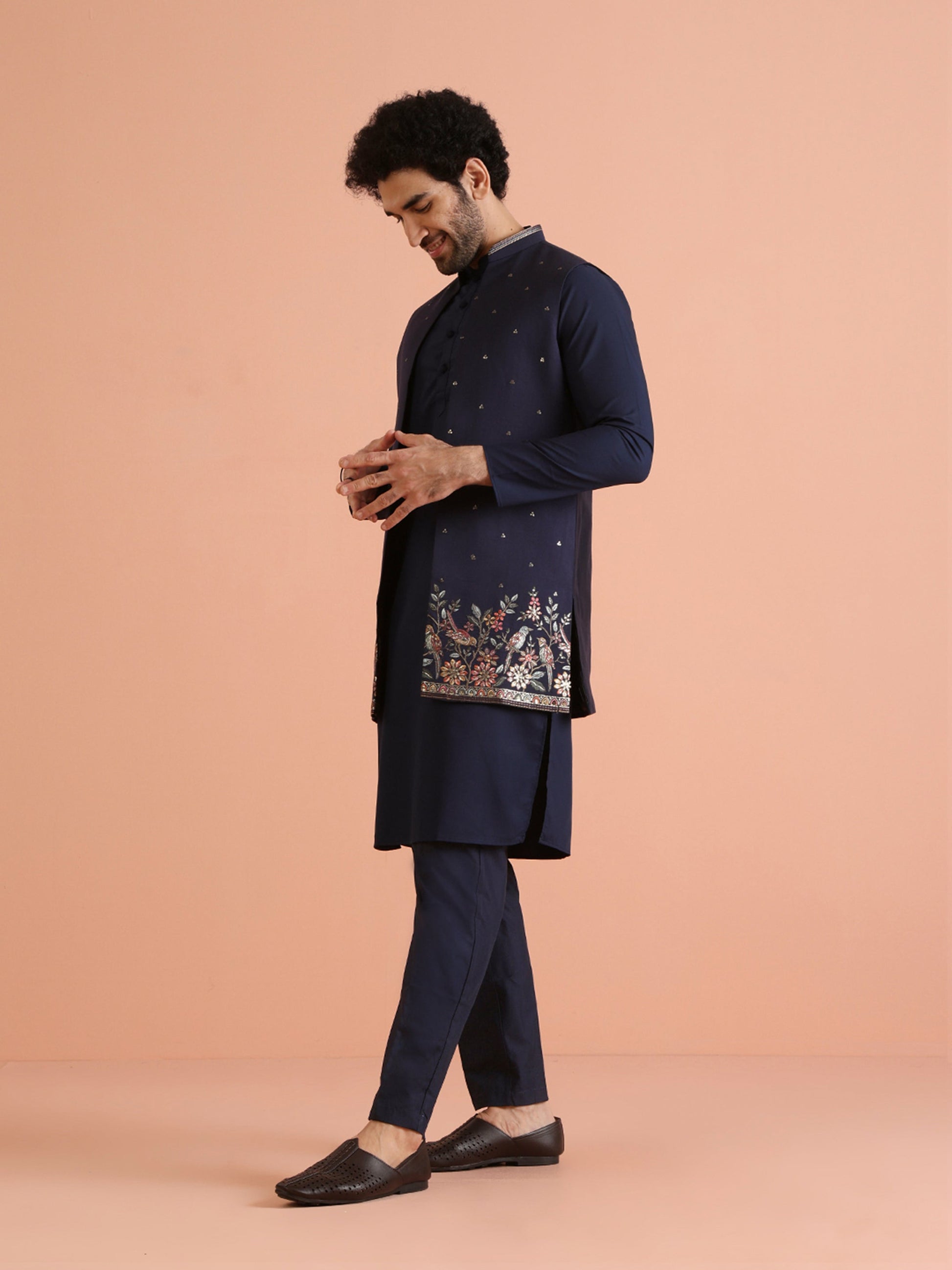 Kisah Men Navy Blue Thread Work Kurta Jacket Trouser Set | Swadesiicart