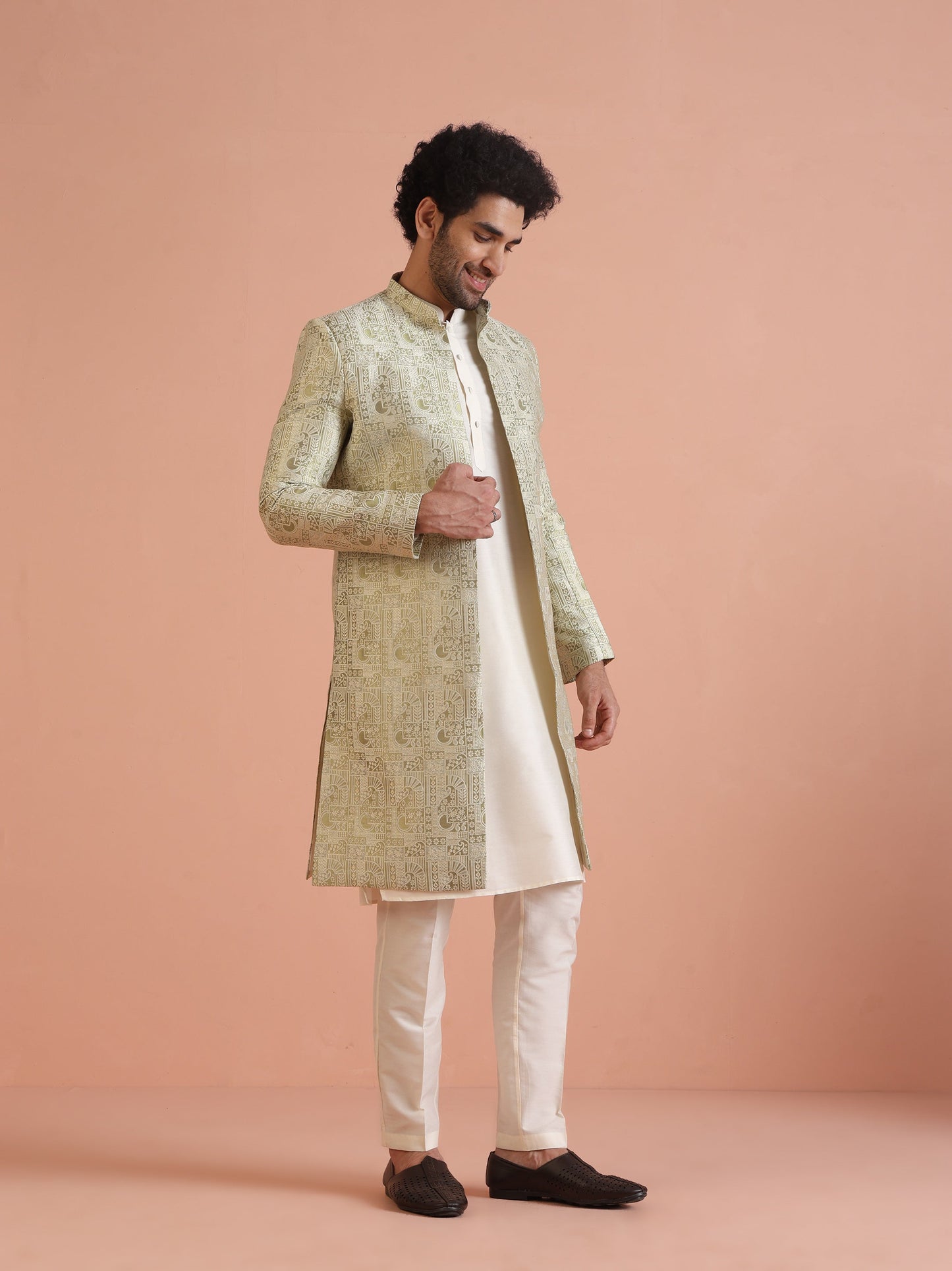 Kisah Men's Cream Indo-Western Kurta with Trouser Set | Swadesiicart