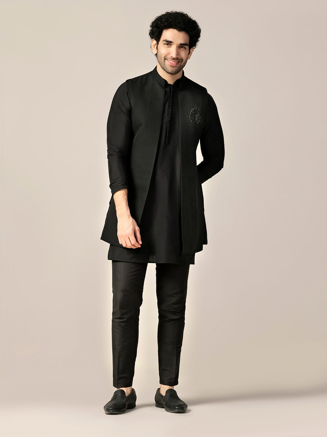 Kisah Men Black Kurta Jacket Trouser Set | Swadesiicart