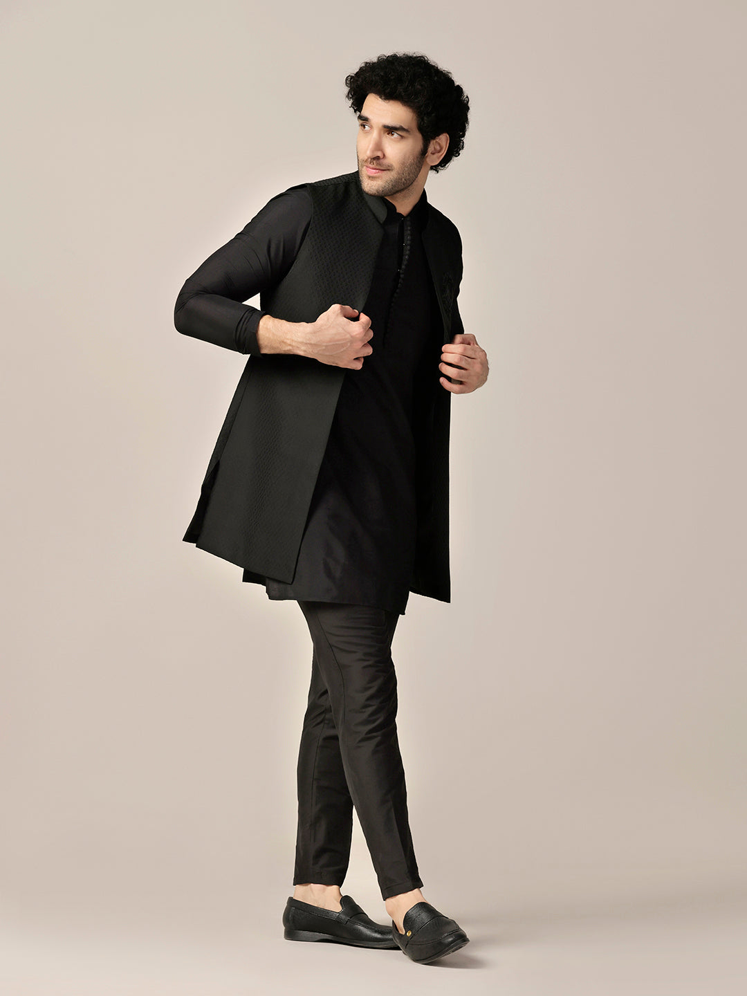 Kisah Men Black Kurta Jacket Trouser Set | Swadesiicart