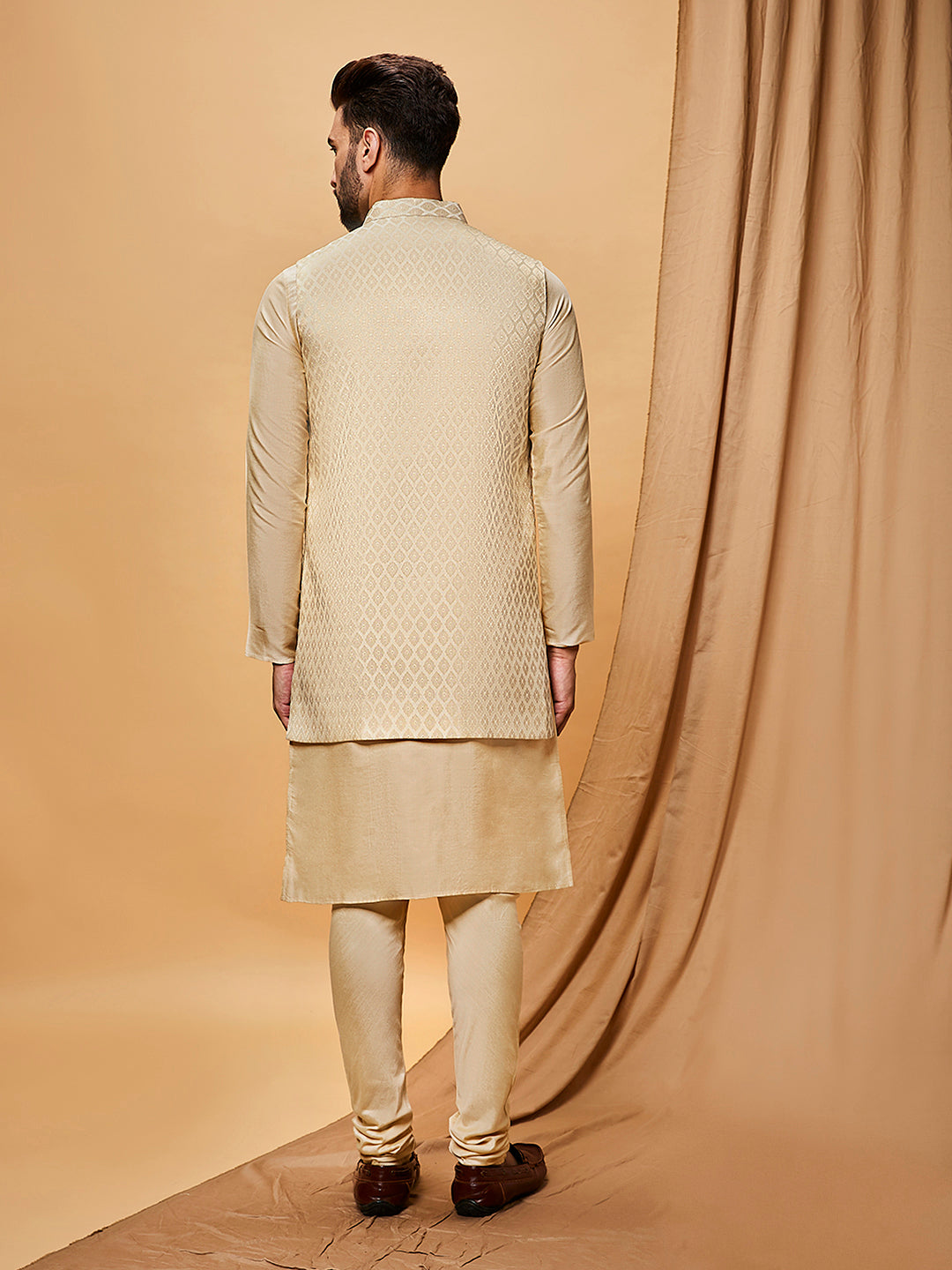 Kisah Men Off-White Kurta Jacket Churidar Set | Swadesiicart