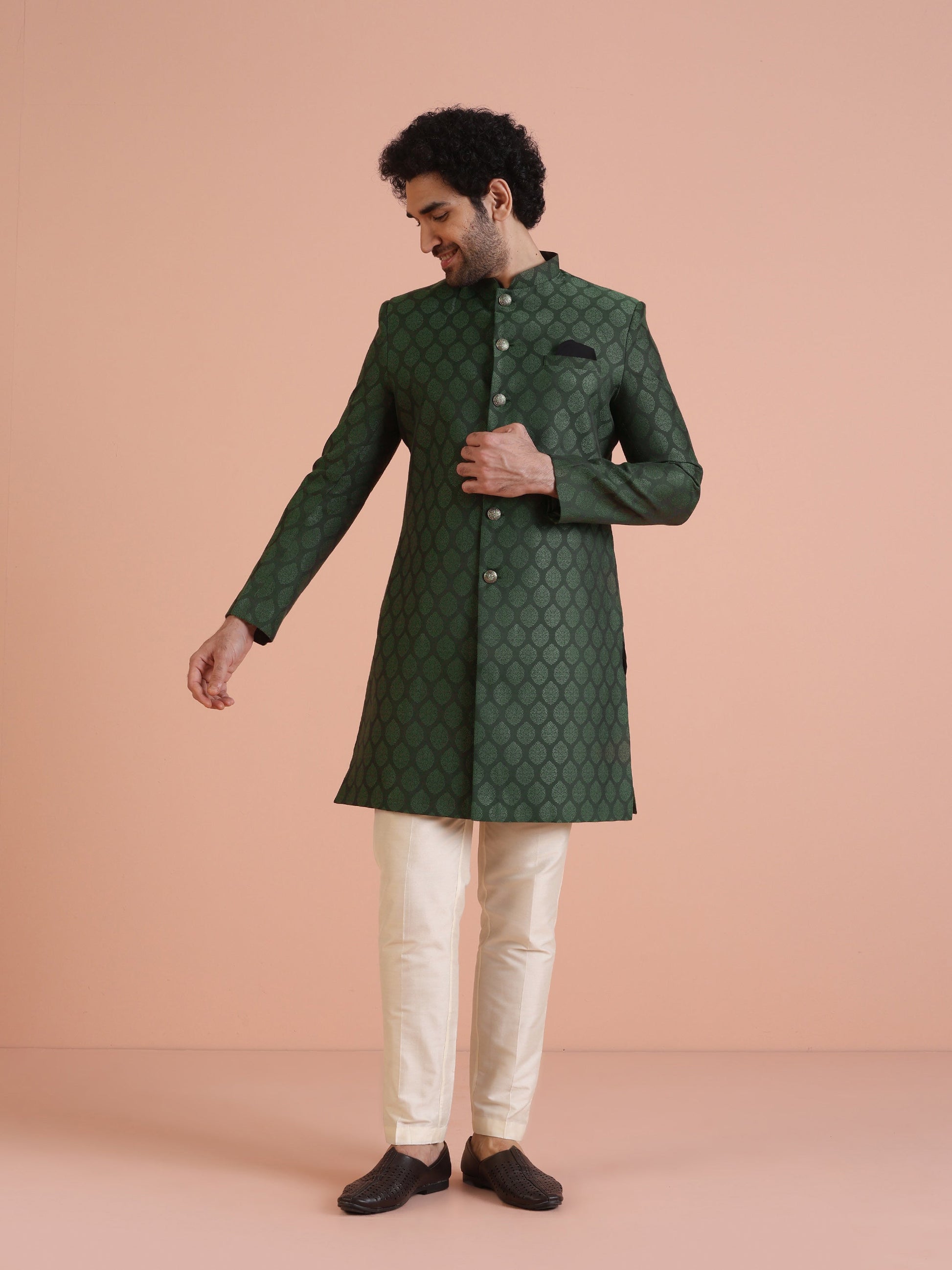 Kisah Men Green Textured Indowestern Trouser Set | Swadesiicart